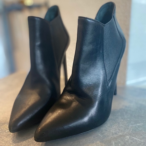 Saint Laurent Paris Chelsea Boots - Picture 6 of 16